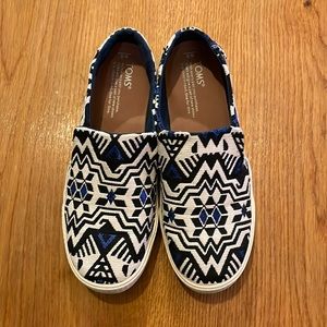 Womens Size 8 Aztec Style TOMS